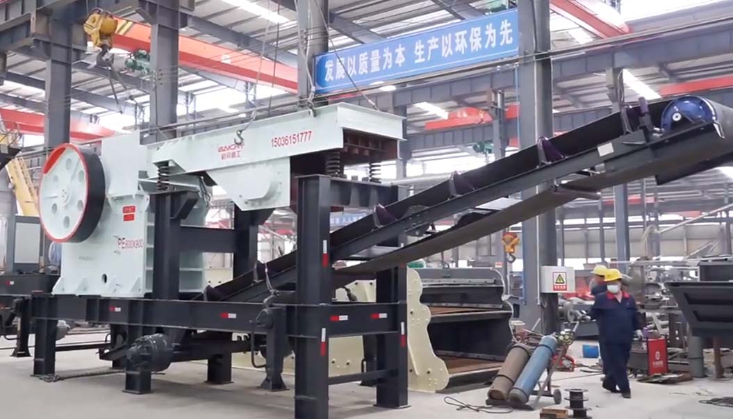 顎式迻動破碎站生産車間實拍視頻