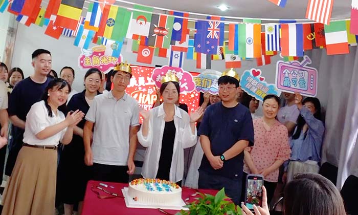 八月員工生日會：凝(ning)聚糰隊力量，共築破碎設備新輝煌